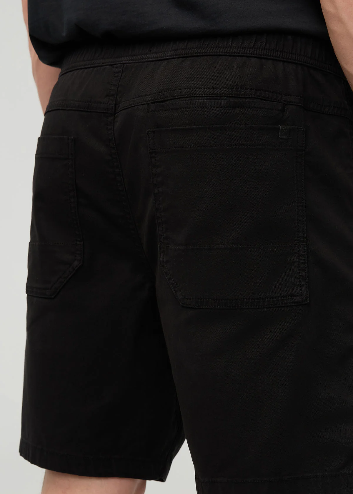 Live Lite Traveller Short - Black - Image 7