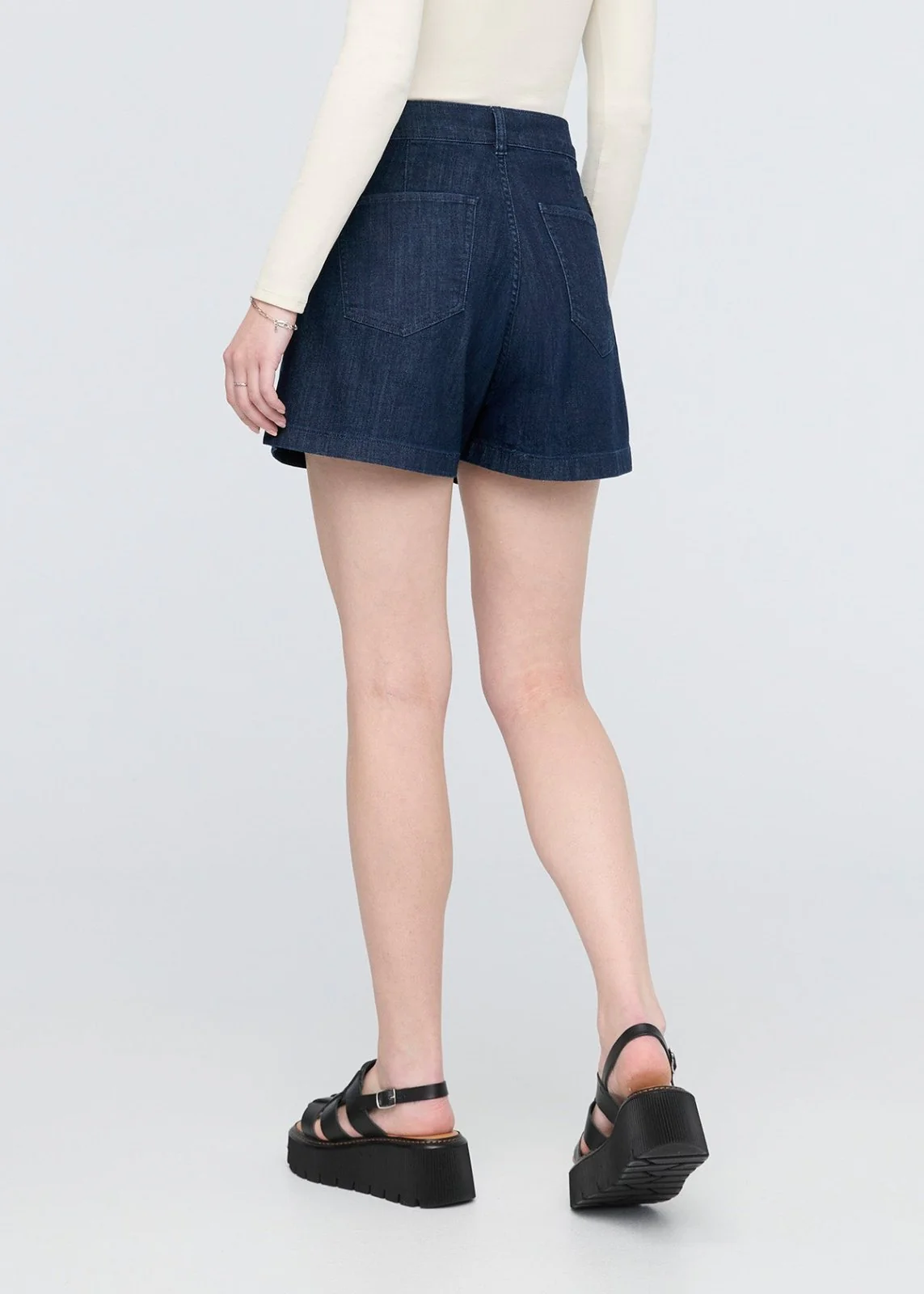 Performance Denim Lite Pleated Short - Modern Rinse - Image 4