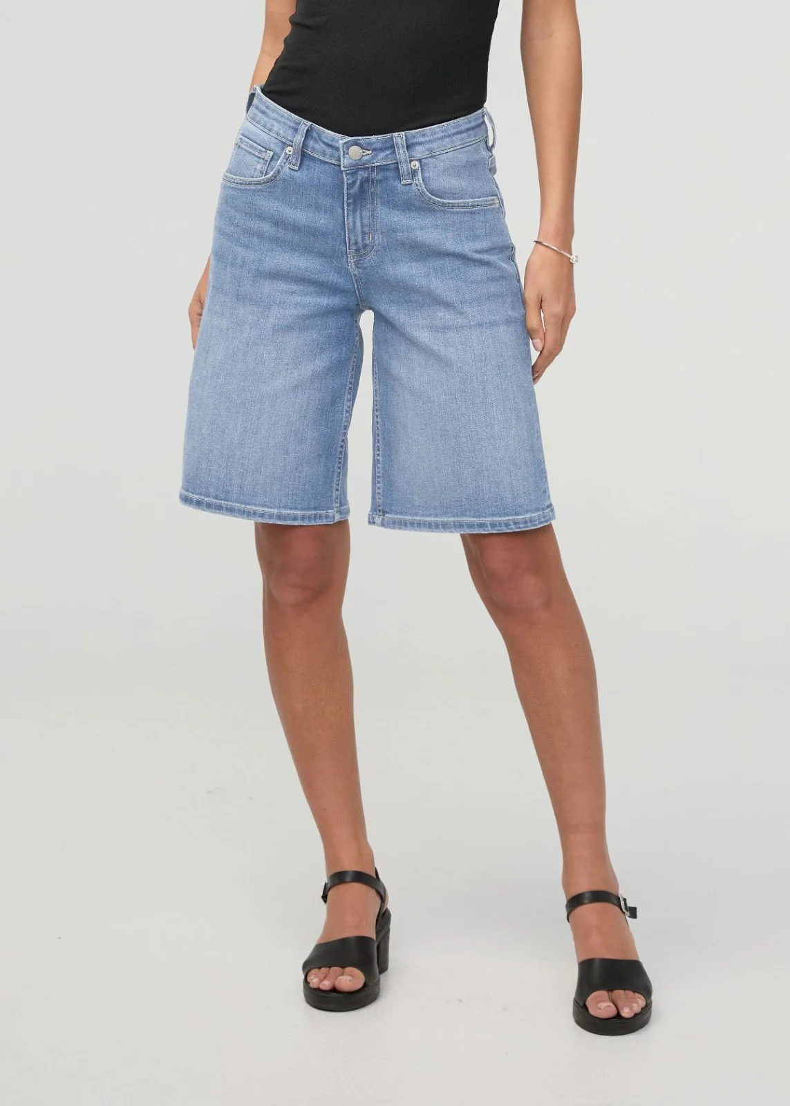 Performance Denim+ Mid Rise Loose Short - Vintage Seaside - Image 2