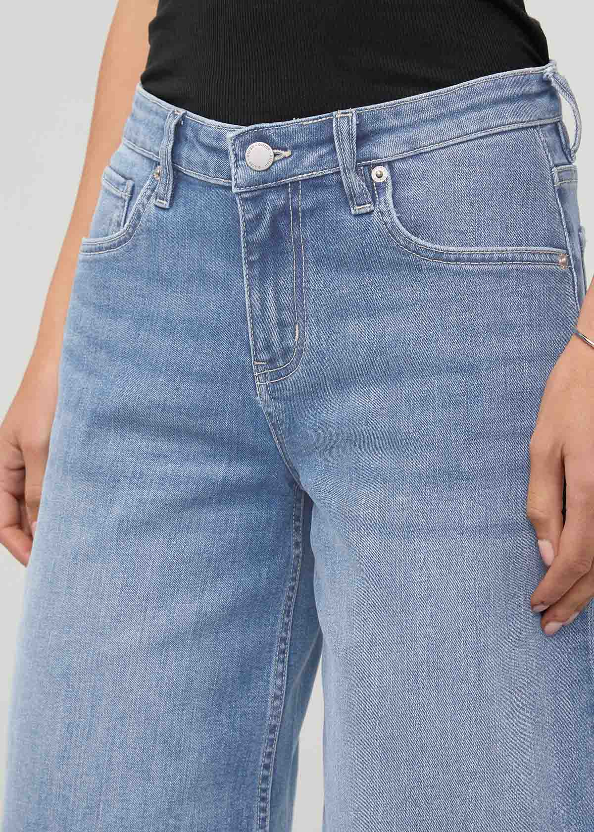 Performance Denim+ Mid Rise Loose Short - Vintage Seaside - Image 5